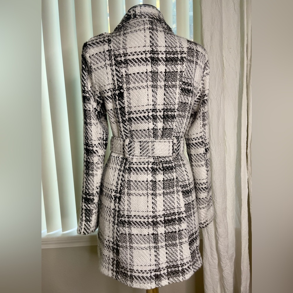 Iz Byer Black and White Trench Coat - Picture 6 of 12
